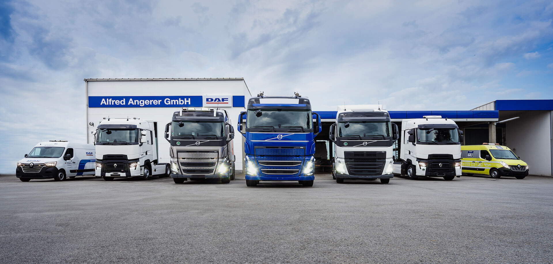 Ansicht verschiedener Nutzfahrzeuge von Firma Angerer